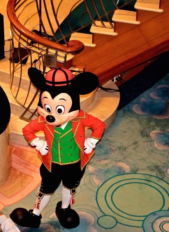 mickey%20in%20outfit_zps1sfbrqe9.jpg