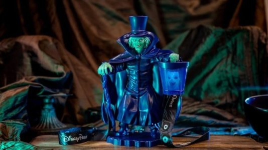 HM-hatbox-ghost-sipper-dlr.jpg