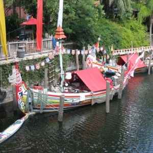 Animal Kingdom Boat 10-2007