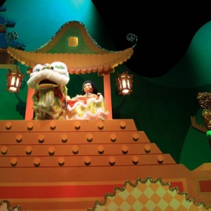 Hong Kong Disneyland- It's a Smallworld