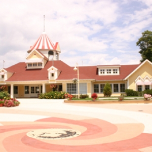 Back of House of Hearts at GKTW