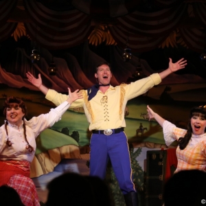 Hoop-Dee-Doo-Musical-Revue-032