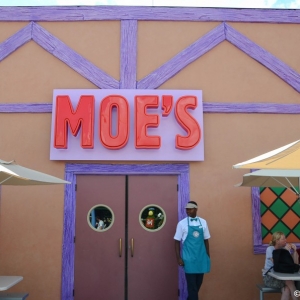 Springfield-USA-Moes-Tavern-001