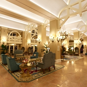 Beach-club-resort-lobby-03