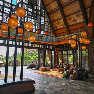 Aulani-Lobby-009