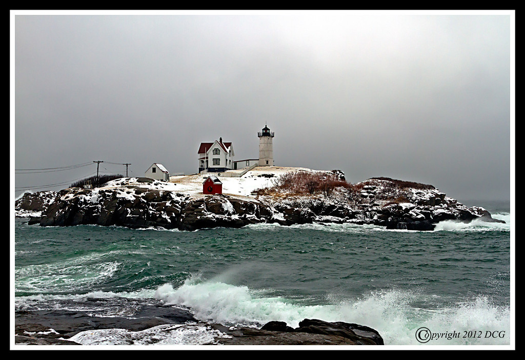 Nubble%20Lighthouse-12-17-02cr%20-X2.jpg