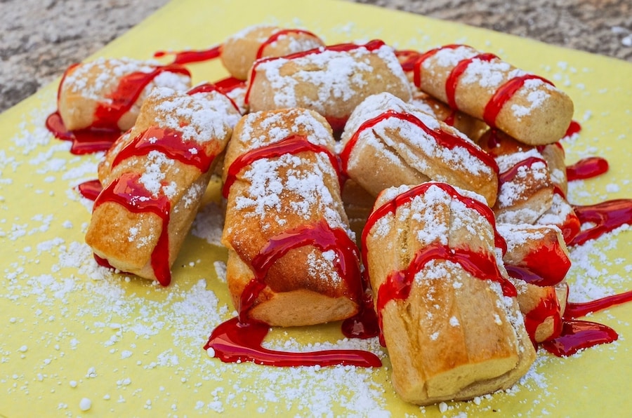 Wetzel's Pretzels (Available Jan. 29 through March 3): Strawberry Funnel Cake Bitz: Original Bitz topped with powdered sugar and drizzled with strawberry sauce 