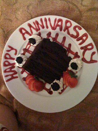 anniversary-cake.jpg