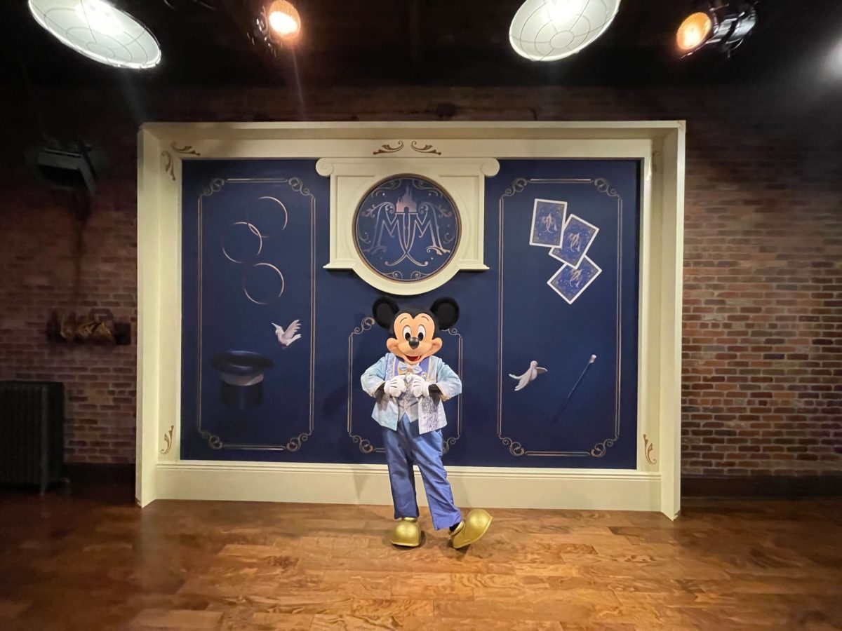 Automated-PhotoPass-camera-returns-to-Mickey-Town-Square-Theater-meet-and-greet-MK-1-1200x900.jpg