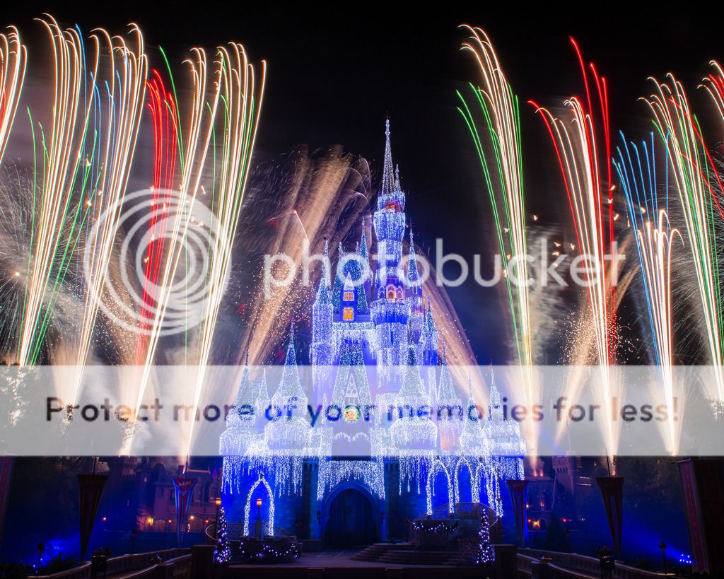 PhotoPass_Visiting_Mickeys_Very_Merry_Christmas_Party_7089906885_zpsm9jhjoy5.jpg