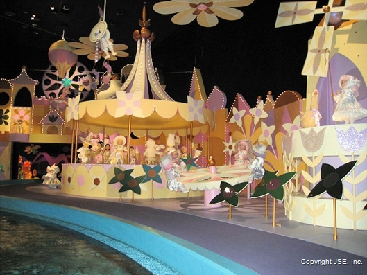 HKDL_736___DL_FL_SW_Finale.jpg