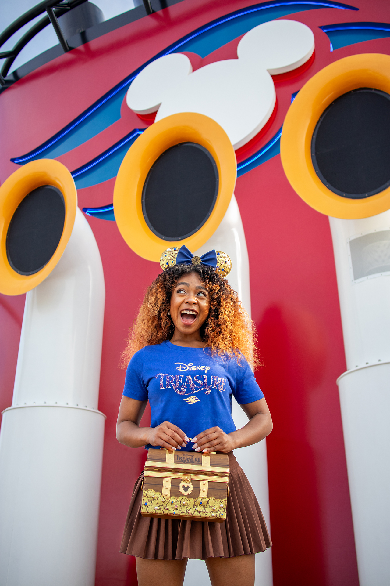 Melizza wearing the Disney Treasure Logo Collection  Melizza wearing the Disney Treasure Logo Collection